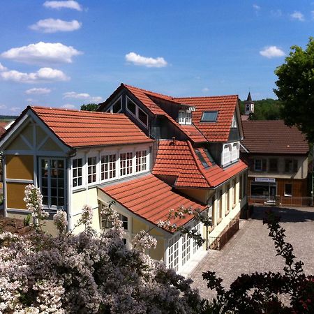 Hotel Hahn Gondelsheim Екстериор снимка