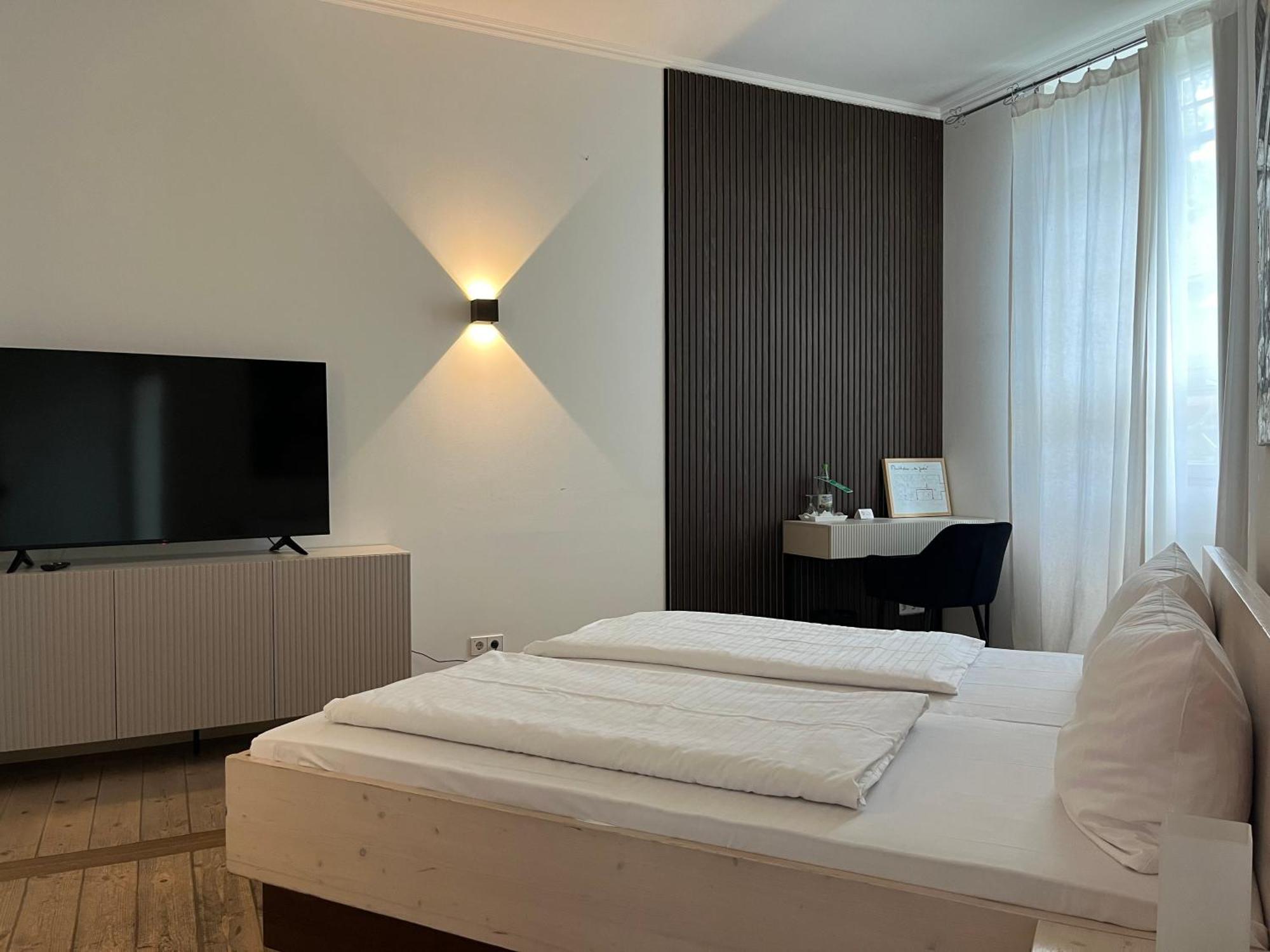 Hotel Hahn Gondelsheim Екстериор снимка