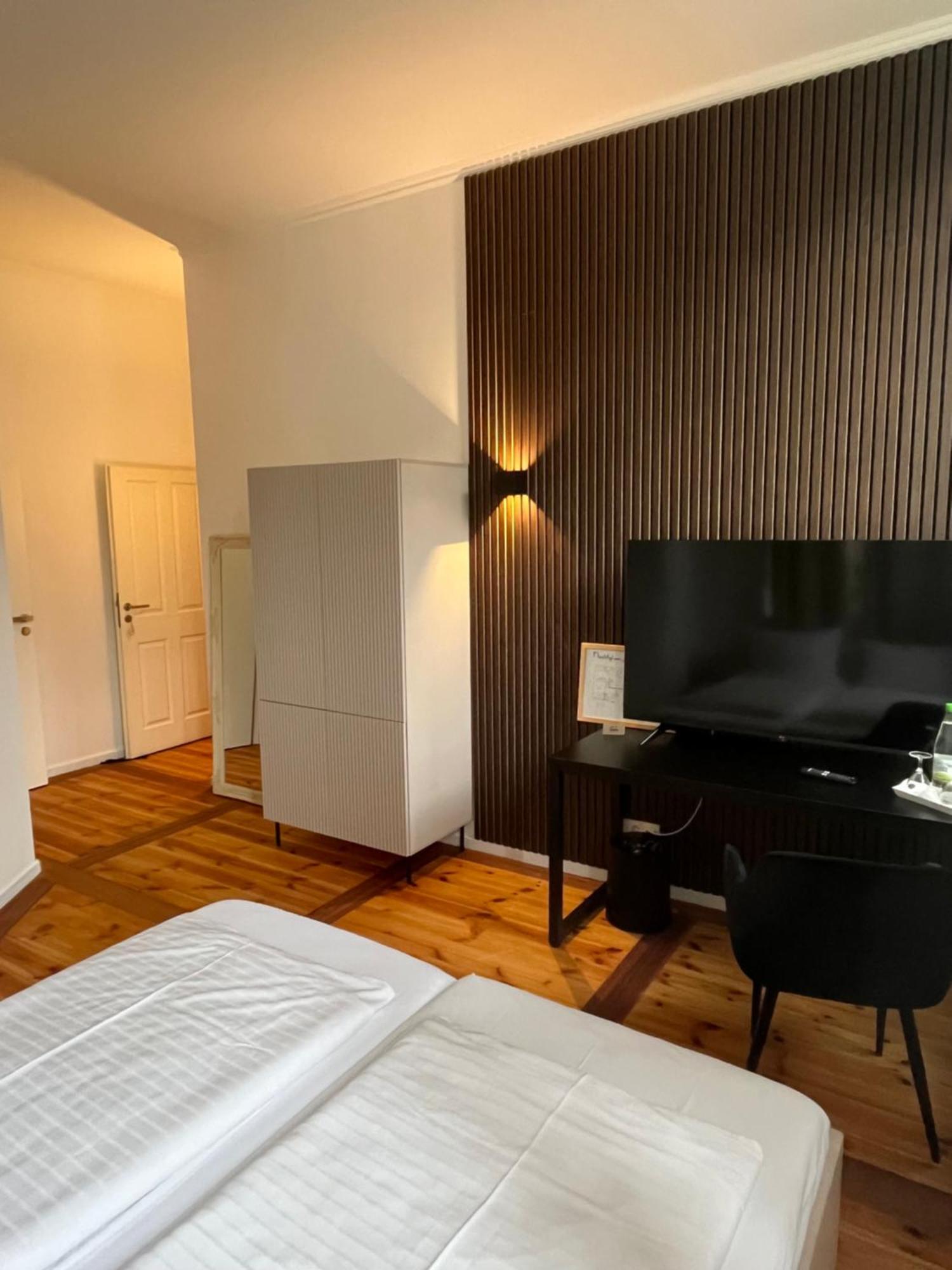 Hotel Hahn Gondelsheim Екстериор снимка