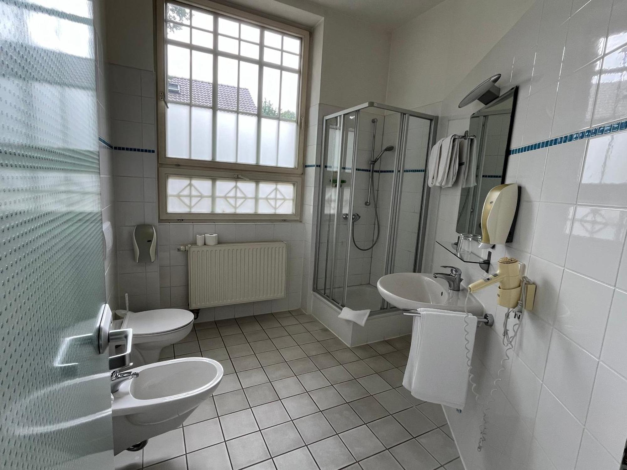Hotel Hahn Gondelsheim Стая снимка